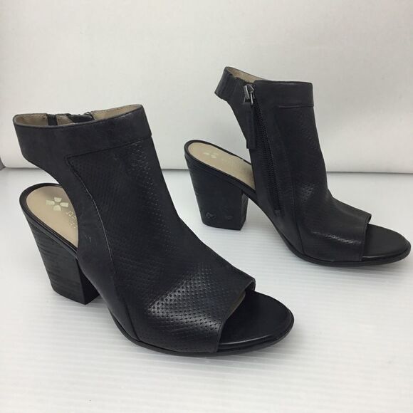 Naturalizer Yanni Sandal (B7) - Picture 1 of 7